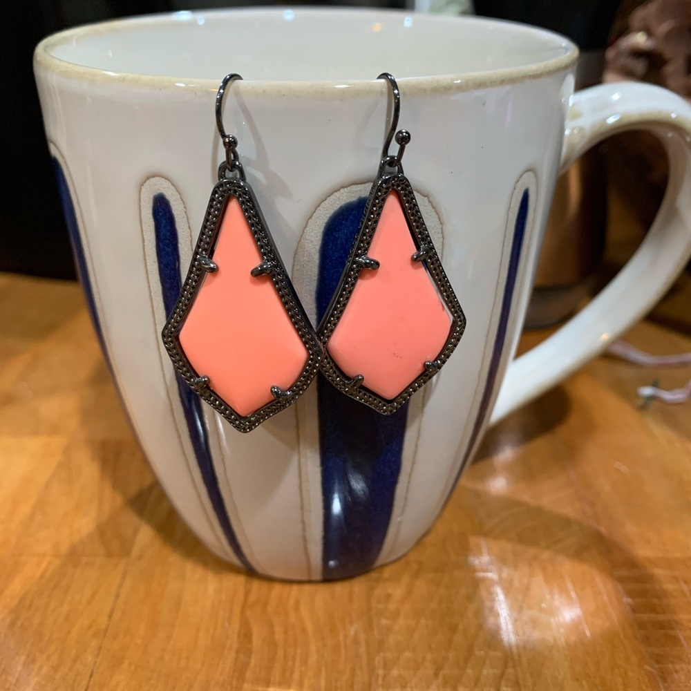 Kendra Scott earrings and necklace